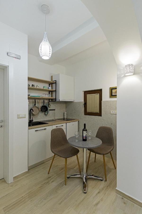 Kukuzel Apartments โอครีด ภายนอก รูปภาพ