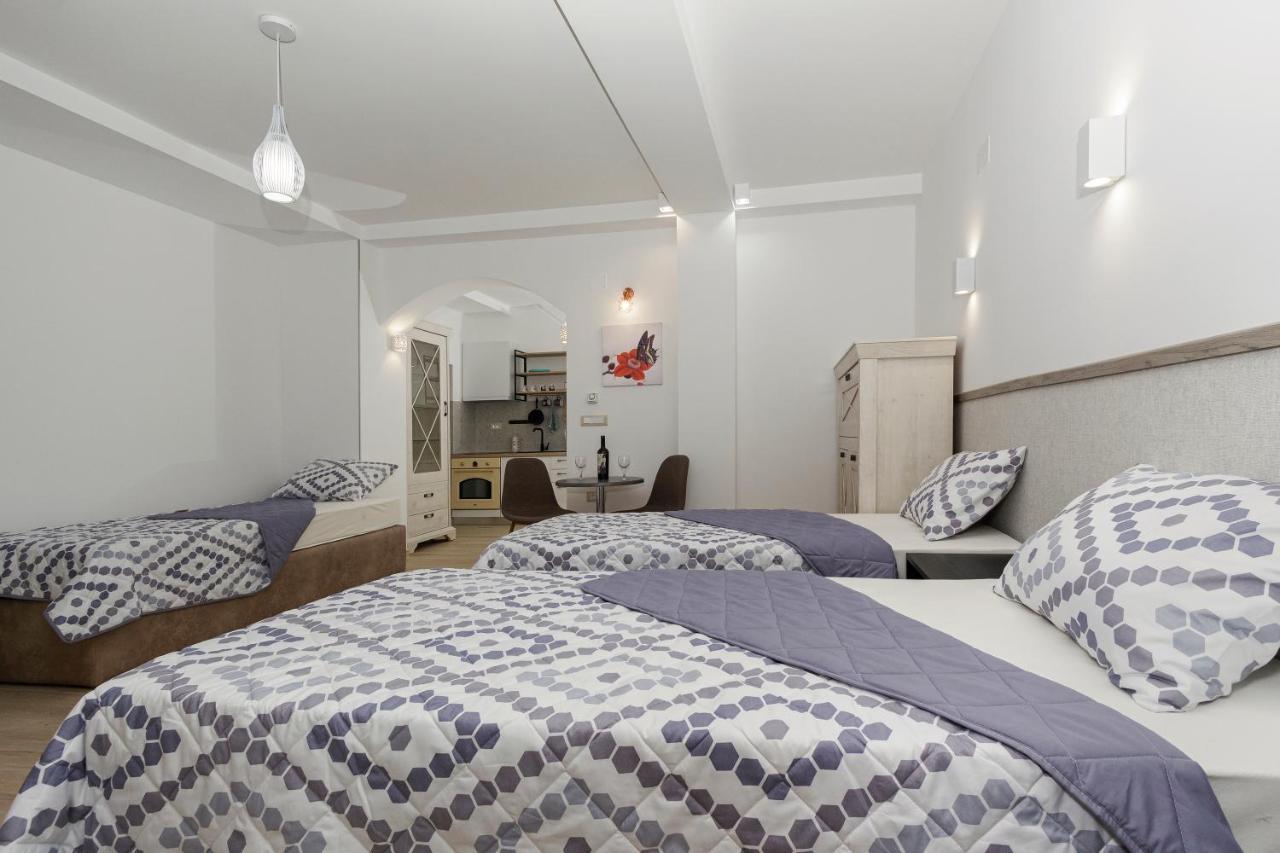 Kukuzel Apartments โอครีด ภายนอก รูปภาพ